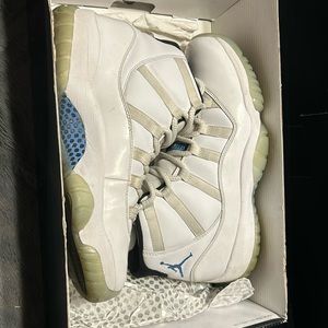 Men’s Jordan retro basketball shoes